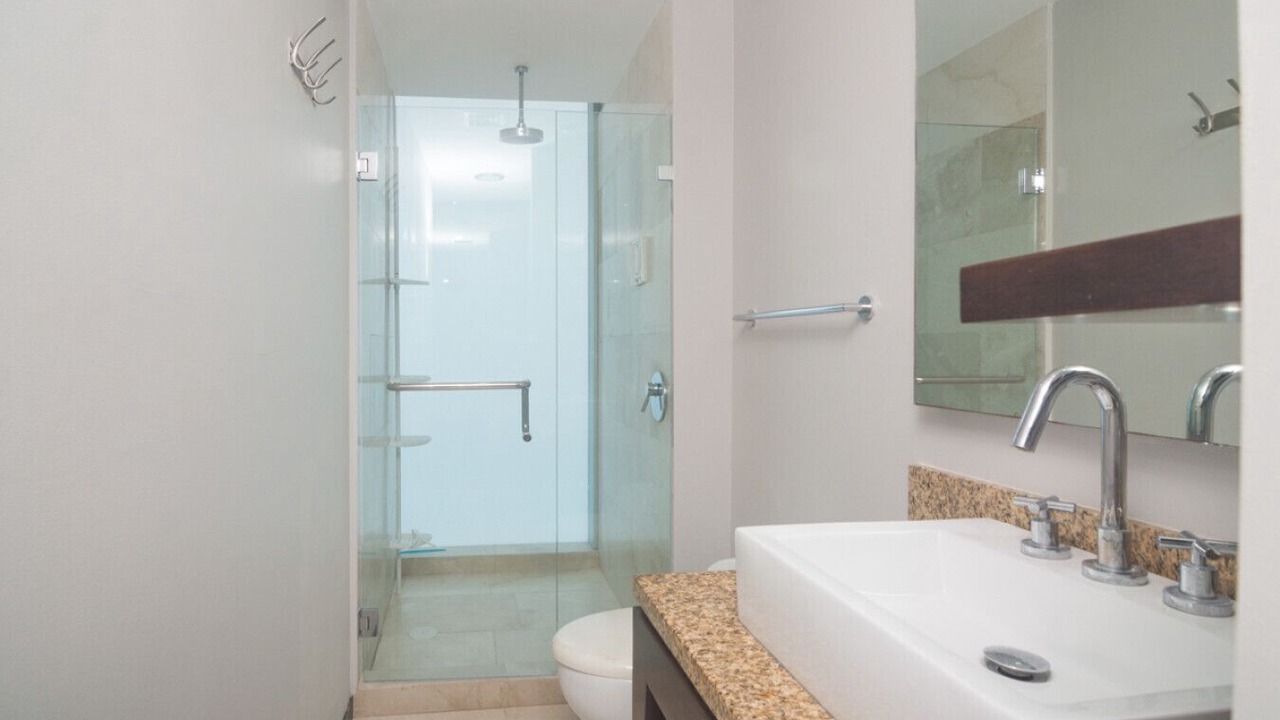 Photo of Bathroom in South Hotel Zone