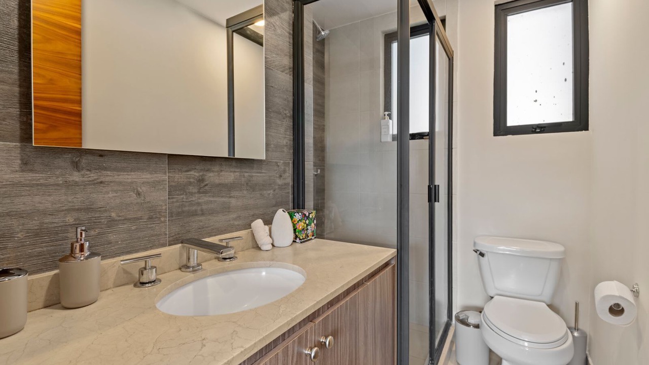 Photo of Bathroom in Anahuac