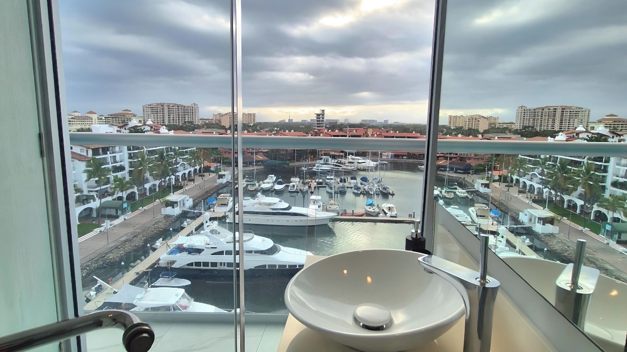 Photo of Bathroom in Isla Iguana