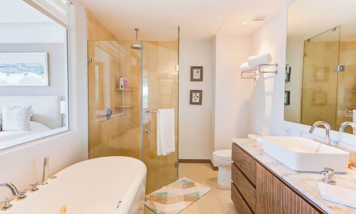 Photo of Bathroom in Flamingos