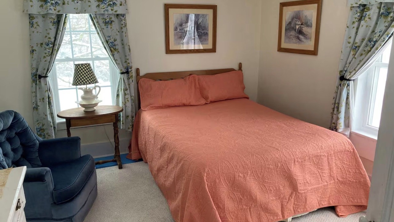 Photo of Bedroom in Lamoine