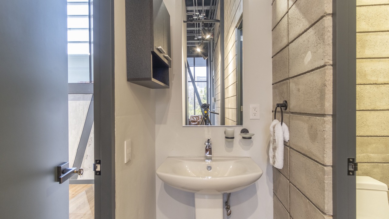 Photo of Bathroom in Anahuac