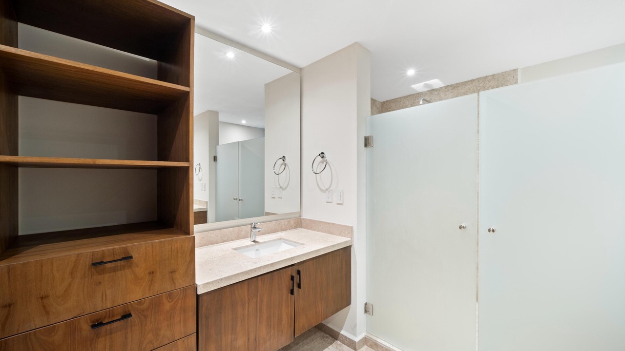 Photo of Bathroom in Miramar