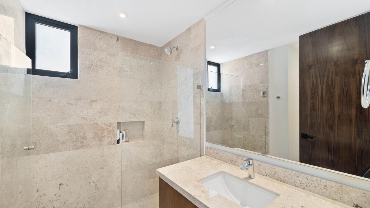 Photo of Bathroom in Miramar