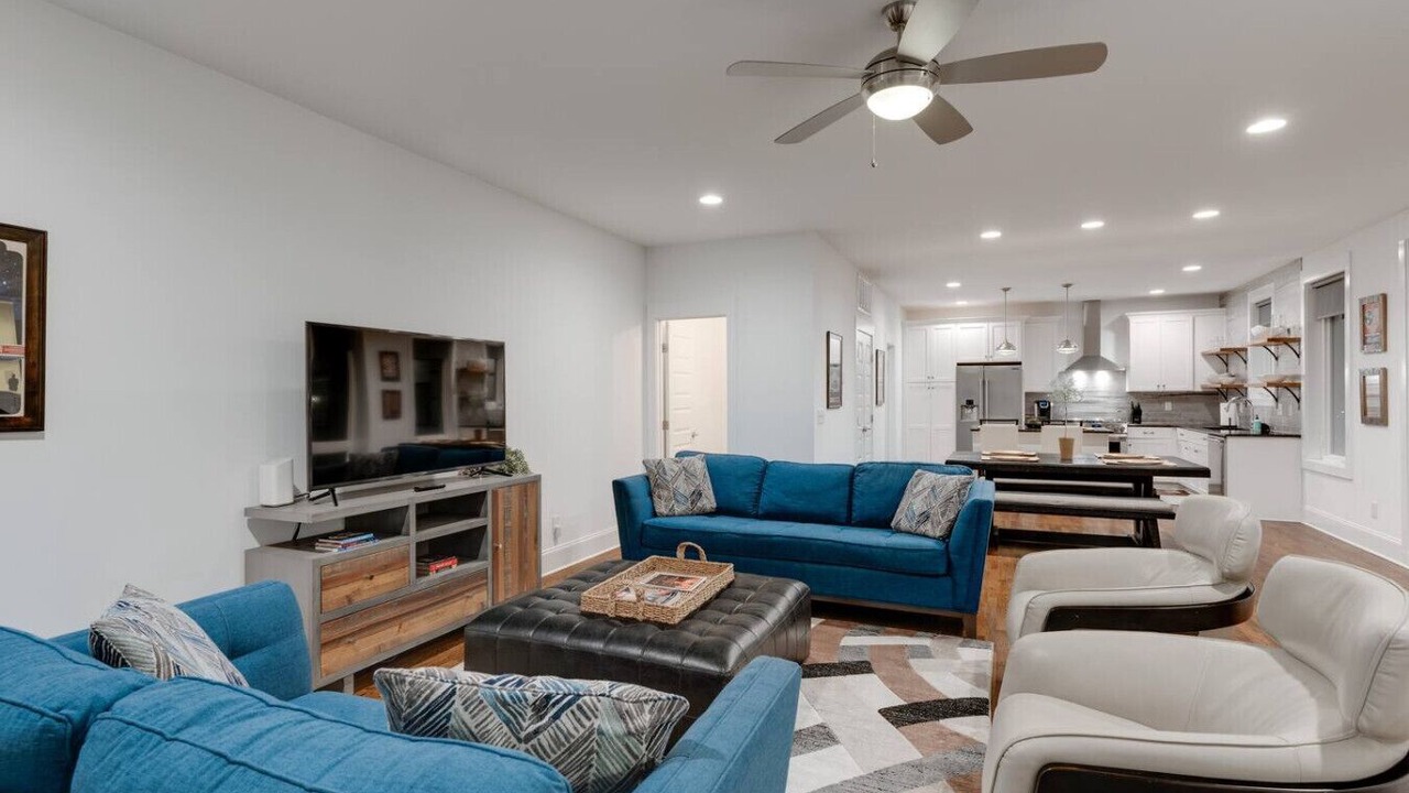 Photo of Livingroom in Berry Hill