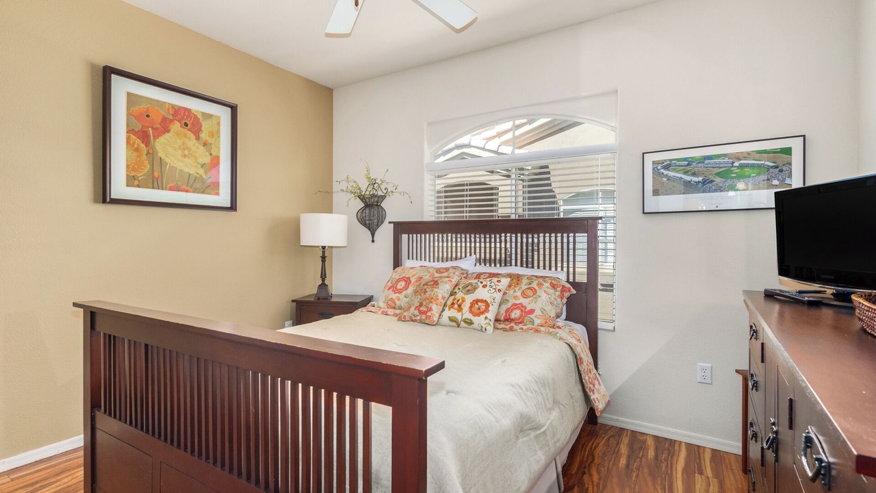 Photo of Bedroom in Paradise Valley Village
