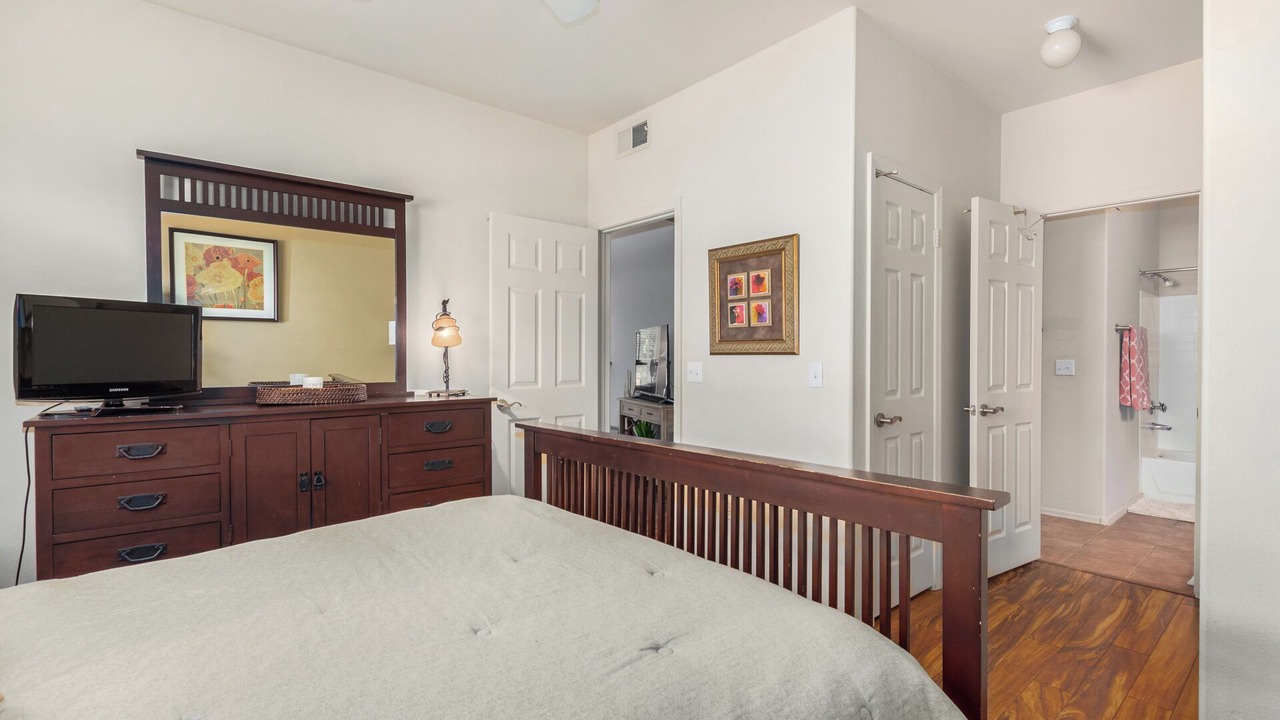Photo of Bedroom in Paradise Valley Village