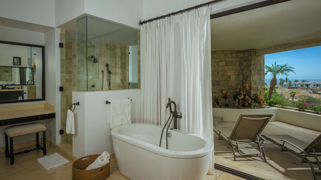 Photo of Bathroom in Buzzards