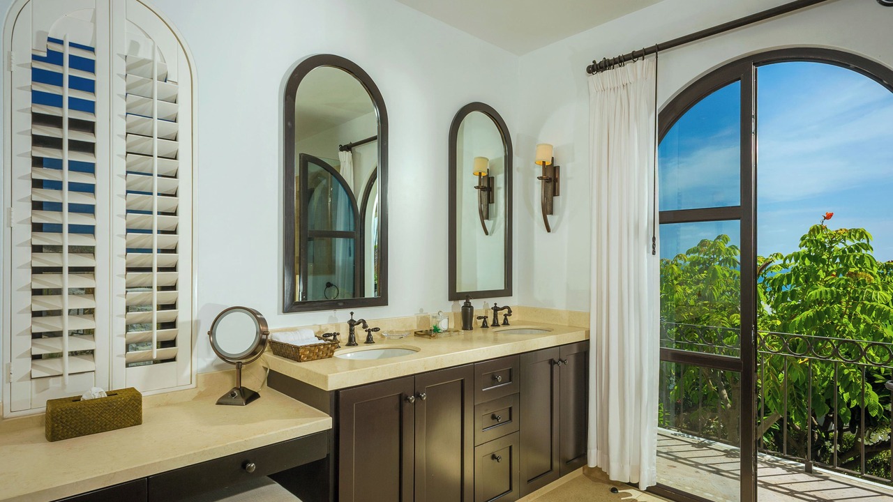 Photo of Bathroom in Buzzards