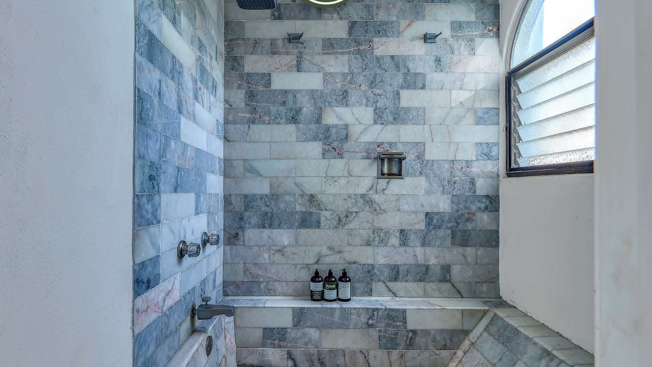 Photo of Bathroom in Isla Iguana