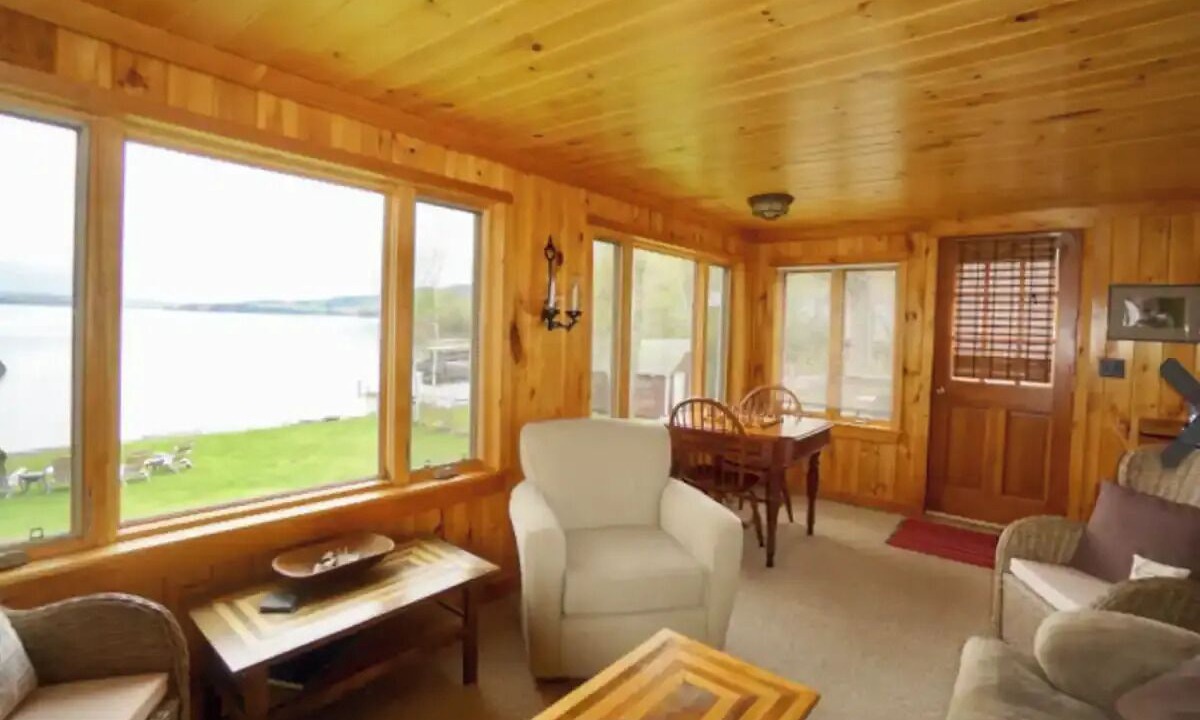 Photo of Livingroom in Greenville Junction