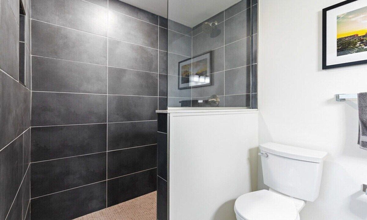 Photo of Bathroom in Babe Denny