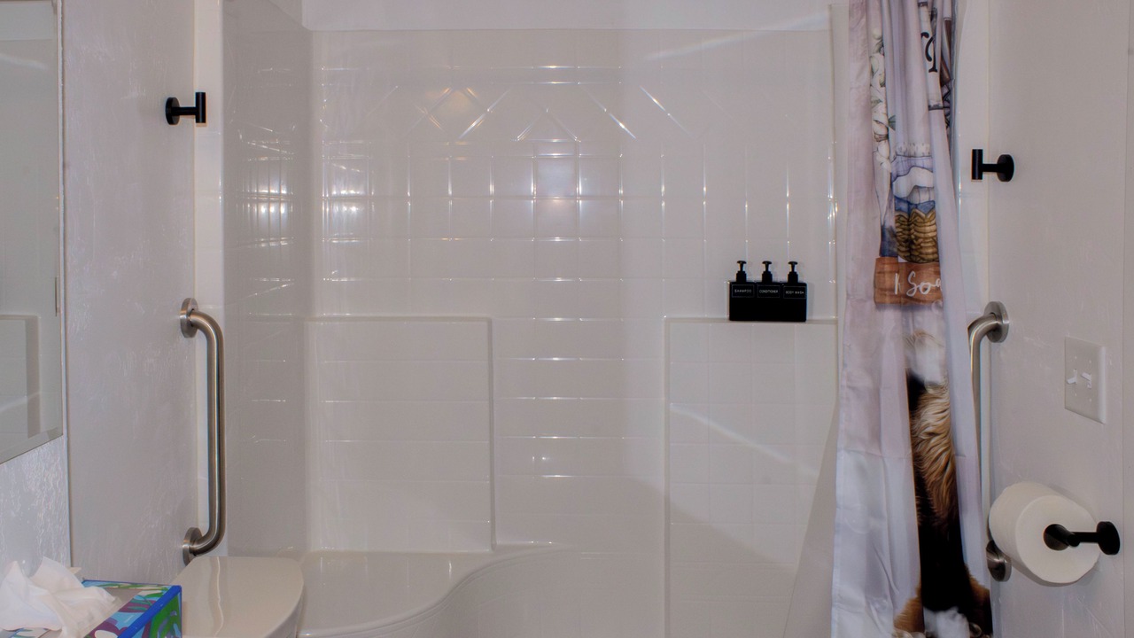 Photo of Bathroom in Fishhook