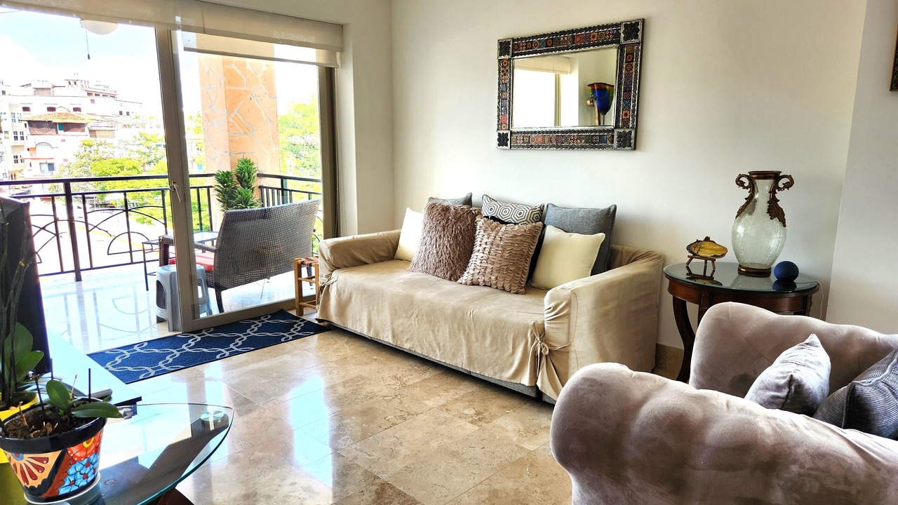 Photo of Livingroom in Romantic Zone