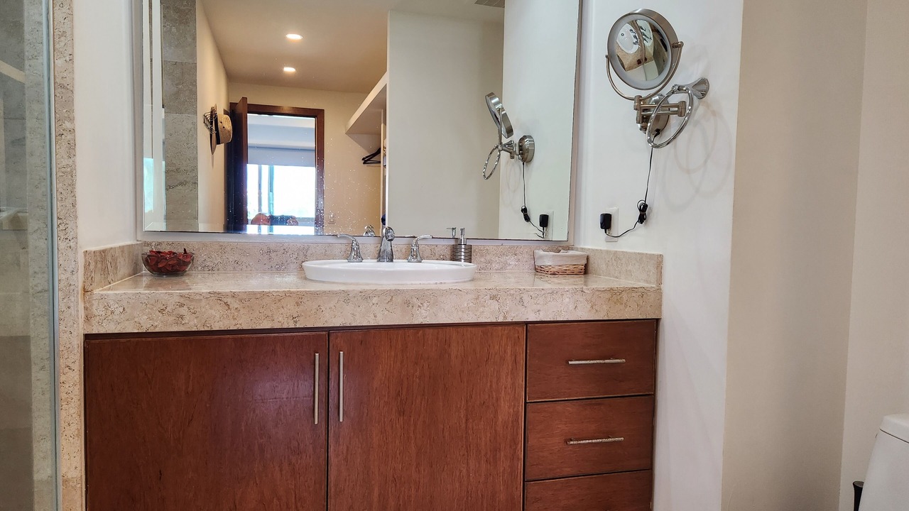 Photo of Bathroom in Romantic Zone