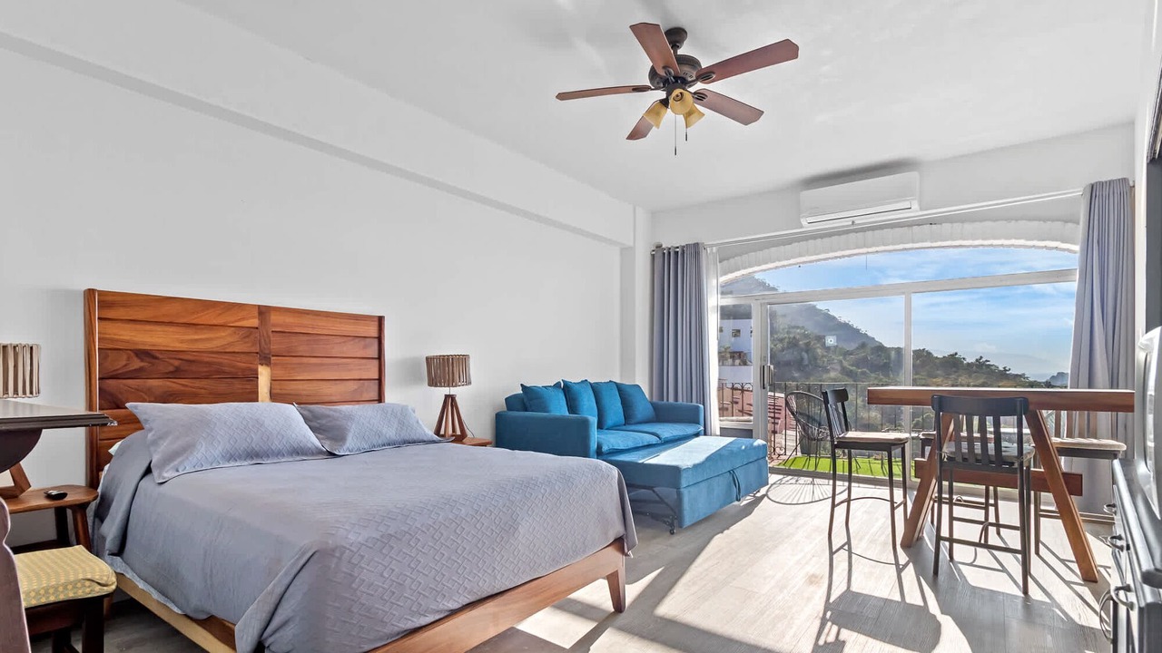 Photo of Bedroom in South Shore Hotel Area