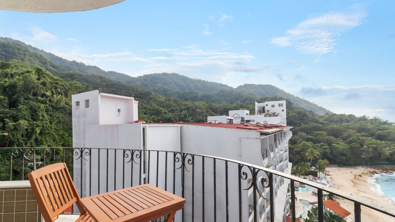 Photo of Patio Balcony in South Shore Hotel Area