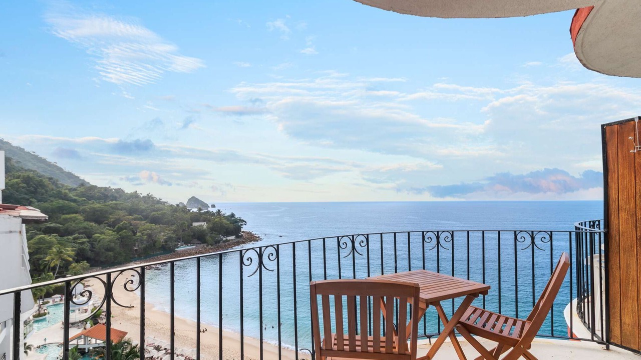 Photo of Patio Balcony in South Shore Hotel Area