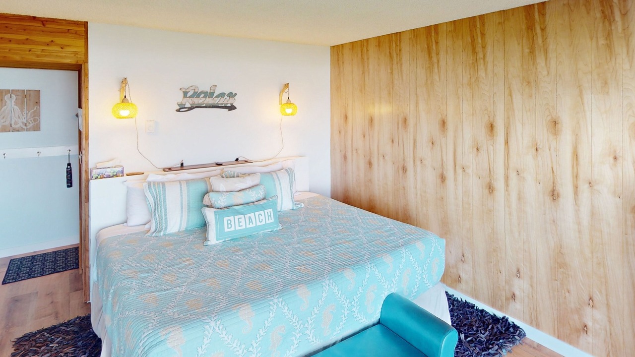 Photo of Bedroom in Neskowin