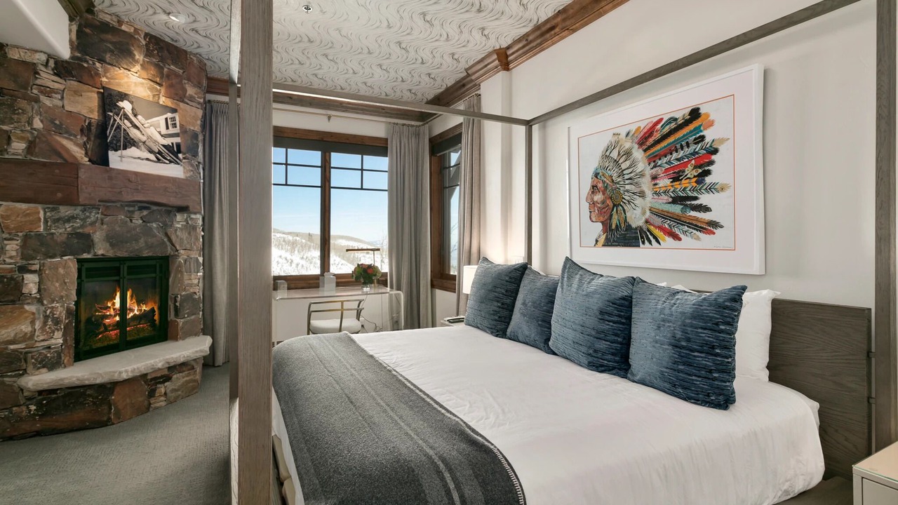 Photo of Livingroom in Empire Pass