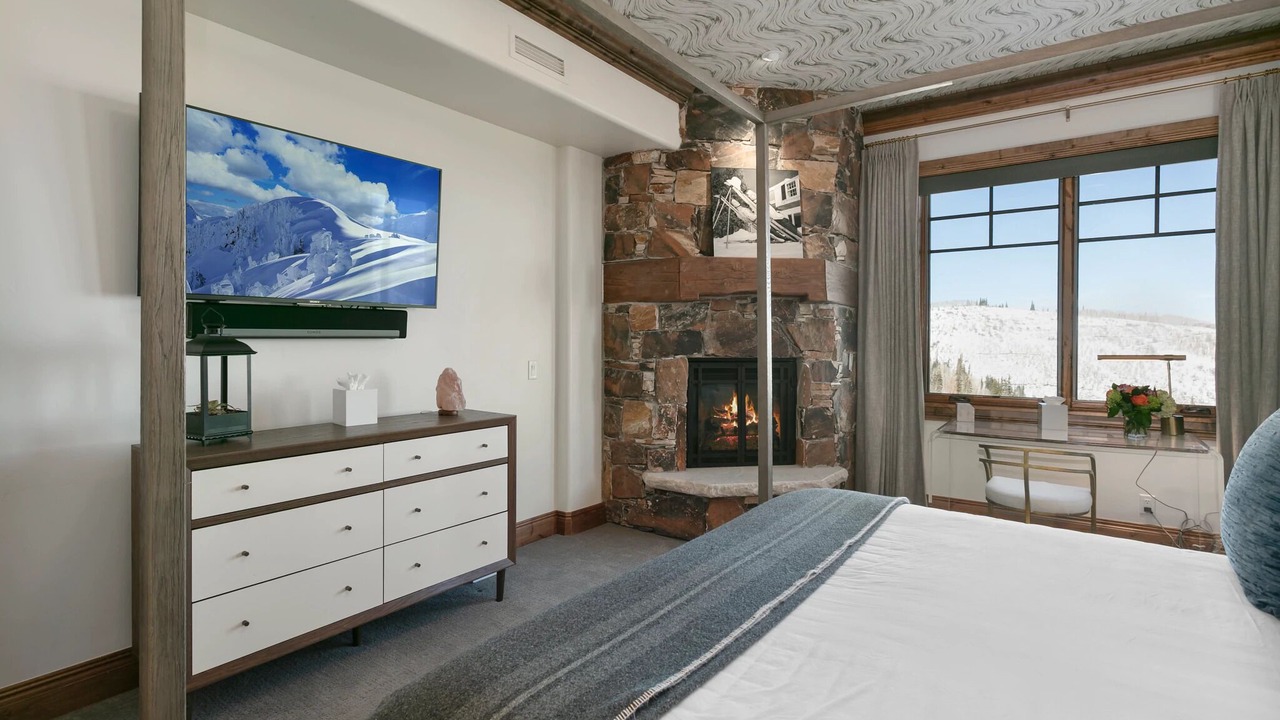 Photo of Livingroom in Empire Pass