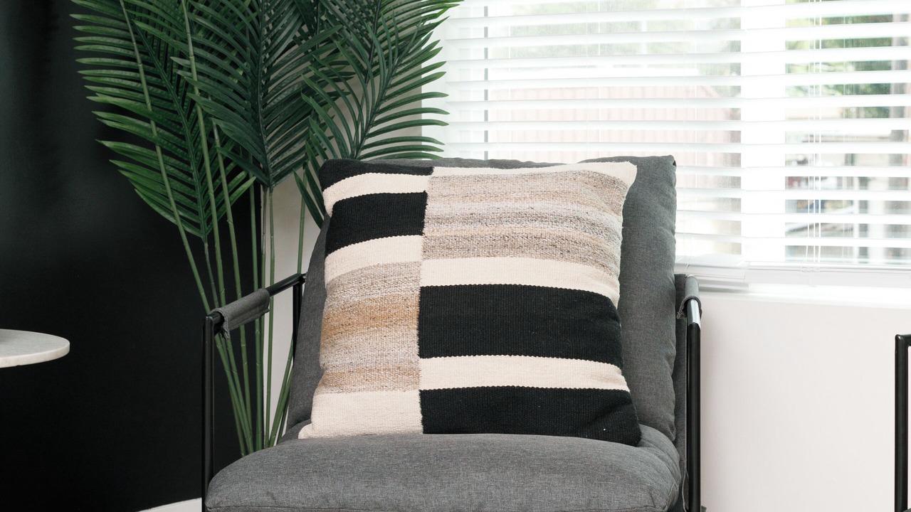 Photo of Livingroom in People's Freeway