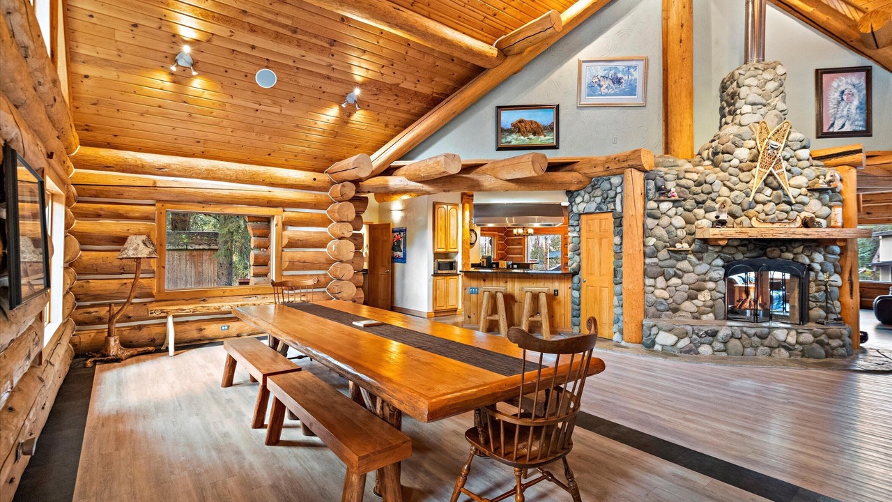 Photo of Bedroom in Alyeska