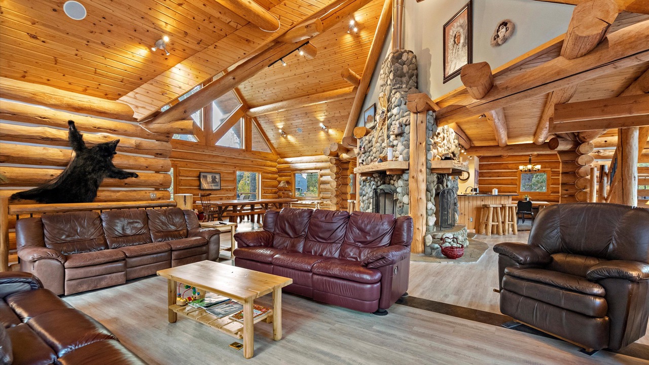Photo of Bedroom in Alyeska