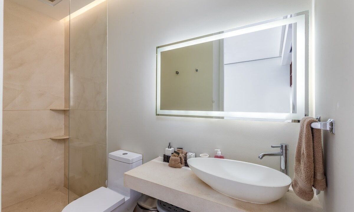 Photo of Bathroom in Romantic Zone