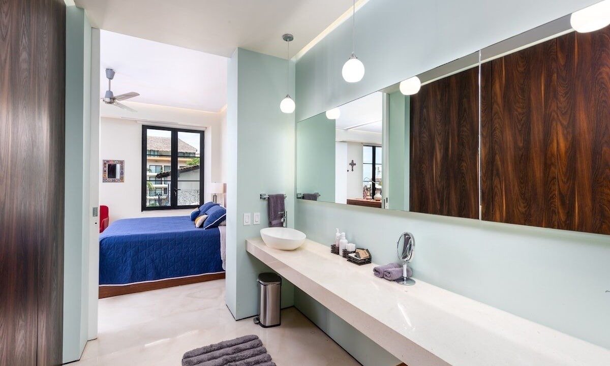 Photo of Bathroom in Romantic Zone