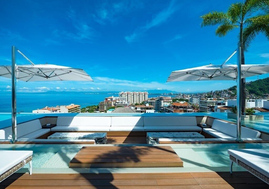 Photo of Outdoor in Romantic Zone