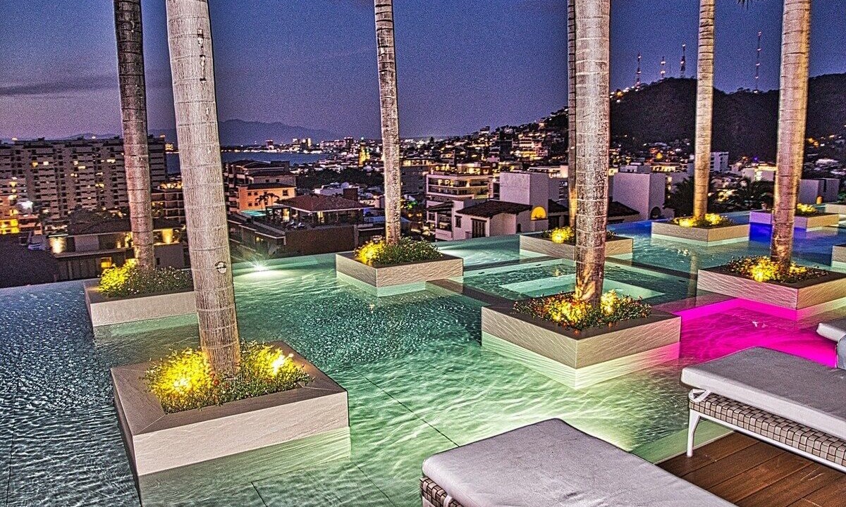 Photo of Outdoor in Romantic Zone
