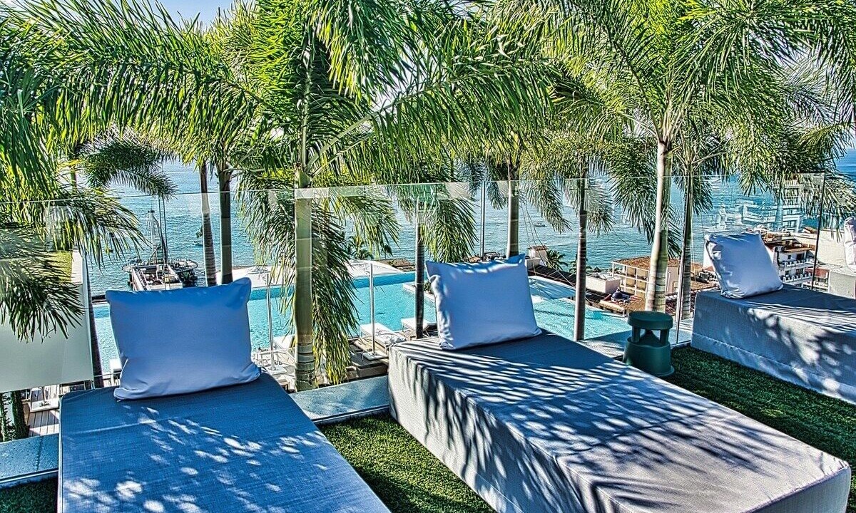 Photo of Outdoor in Romantic Zone