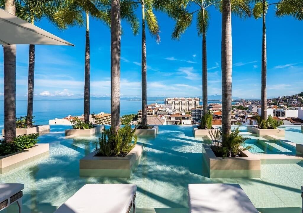 Photo of Outdoor in Romantic Zone