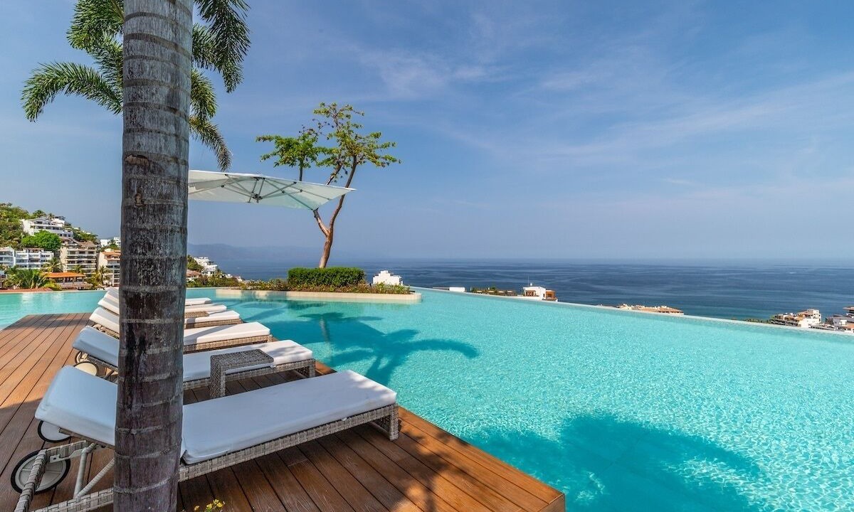 Photo of Outdoor in Romantic Zone