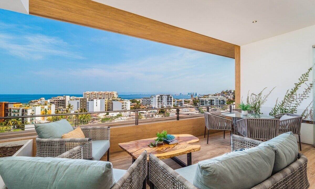 Photo of Outdoor in Romantic Zone
