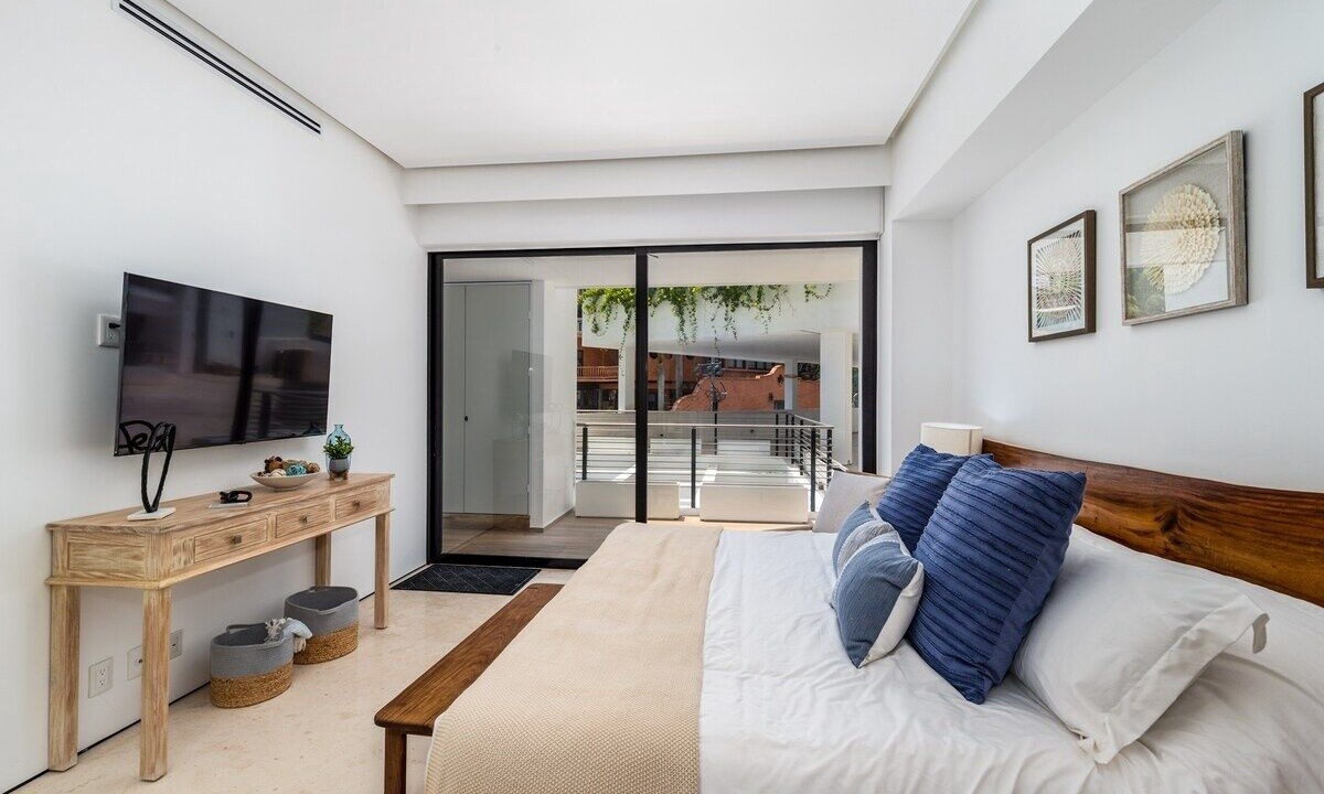 Photo of Bedroom in Romantic Zone