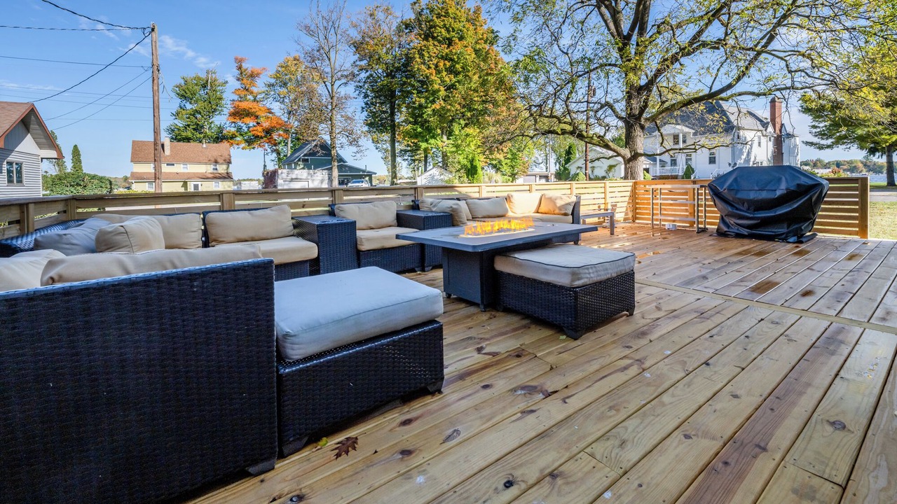Photo of Patio Balcony in Paw Paw Lake