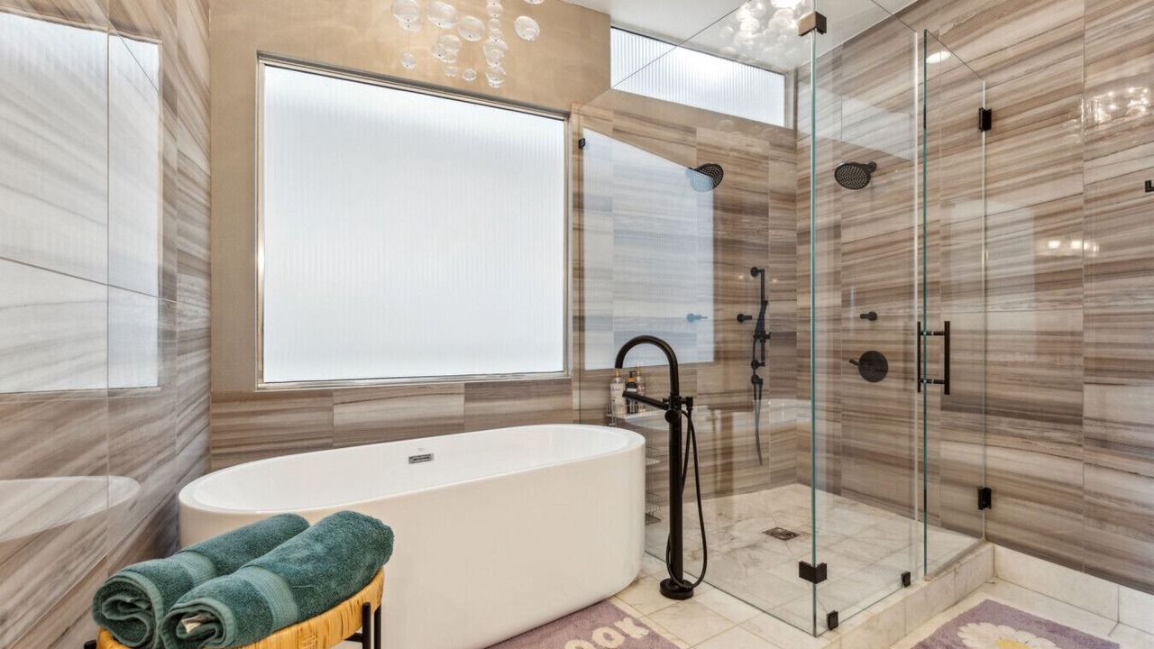 Photo of Bathroom in Deep Ellum