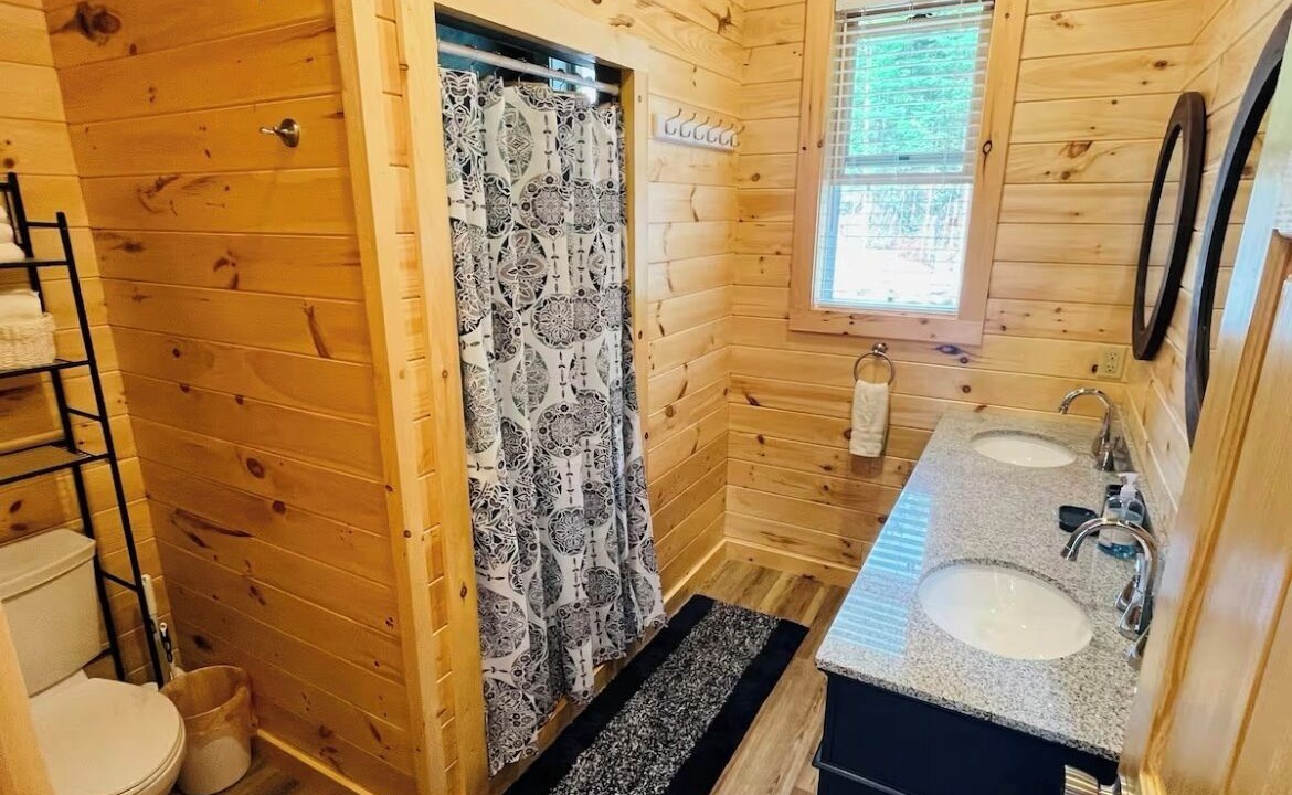 Photo of Bathroom in Pittsburg