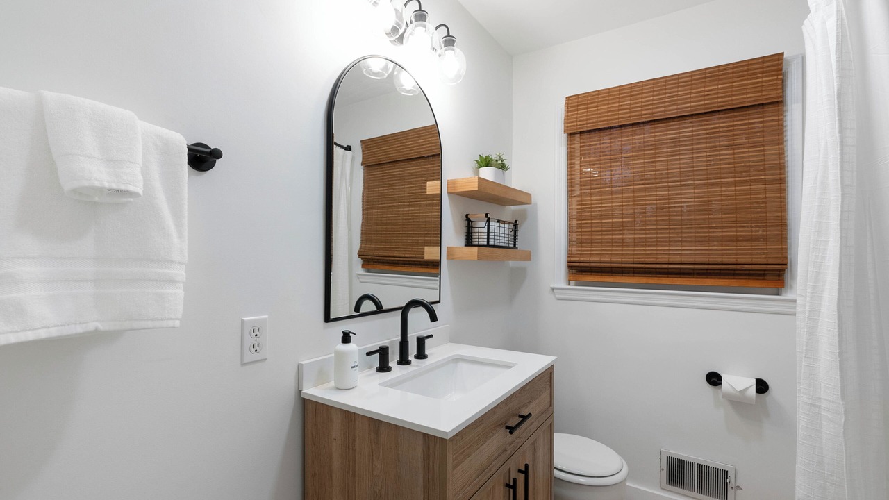 Photo of Bathroom in Drayton