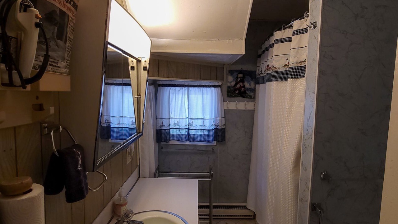 Photo of Bathroom in Lakeside