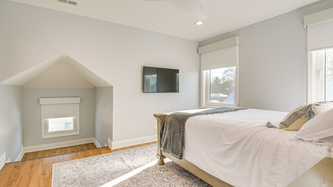 Photo of Bedroom in Evanston