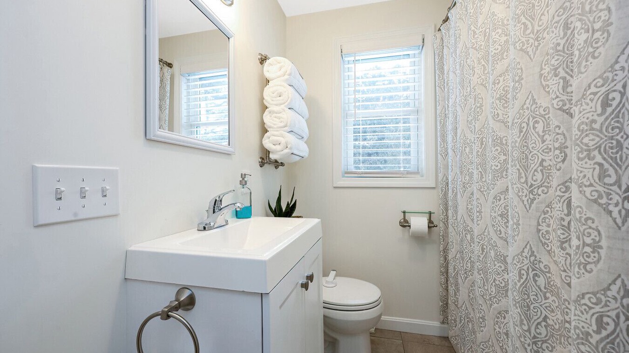Photo of Bathroom in Kenyon