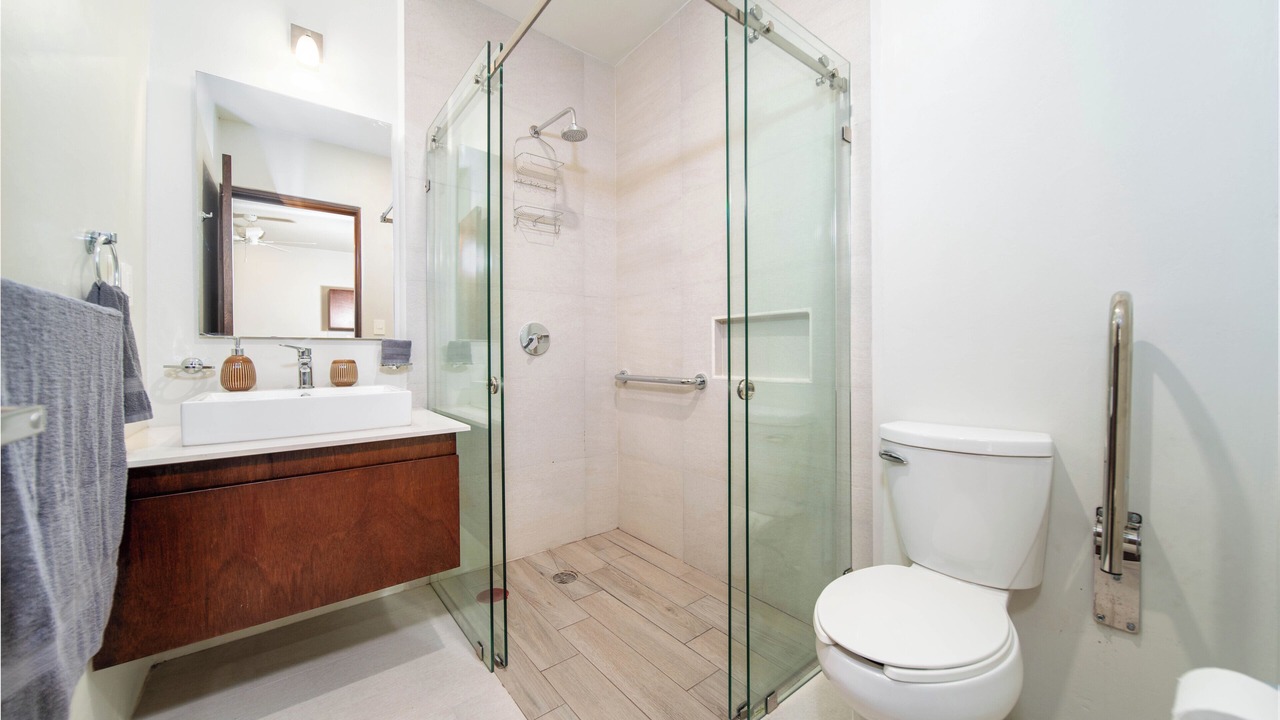 Photo of Bathroom in P Chahue