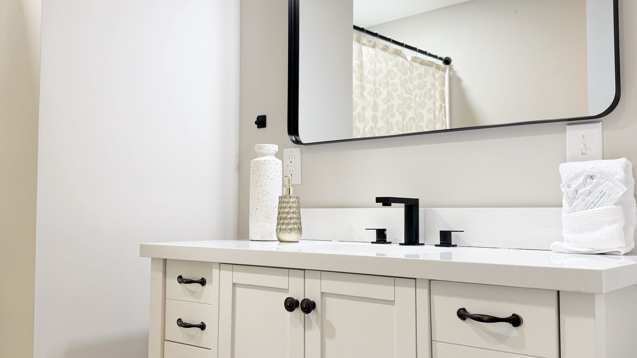 Photo of Bathroom in Newburgh