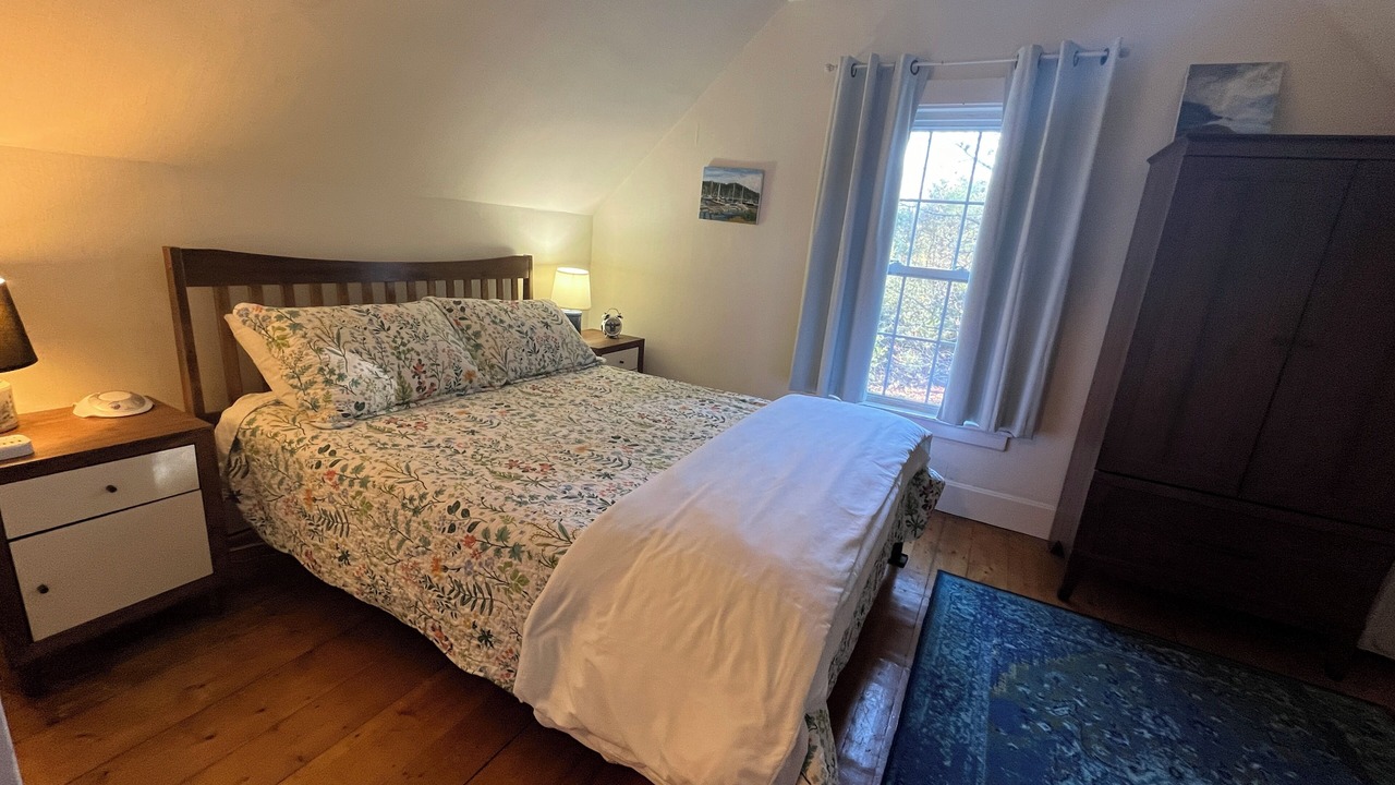 Photo of Bedroom in Hall Quarry