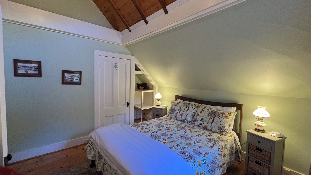 Photo of Bedroom in Hall Quarry