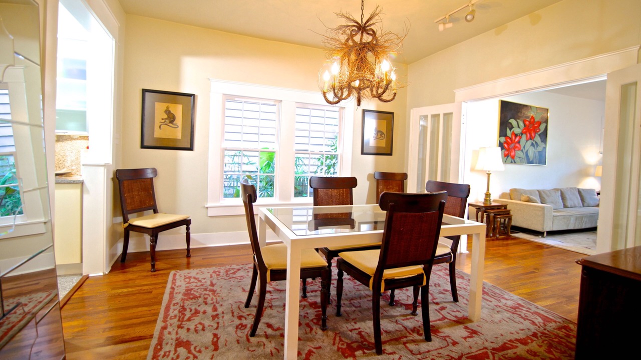 Photo of Livingroom in Neartown