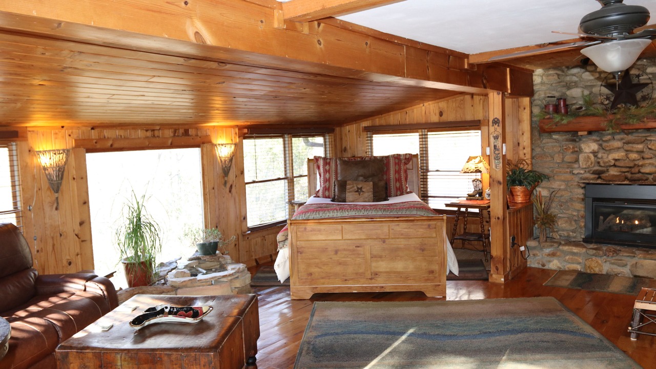 Photo of Bedroom in Candler